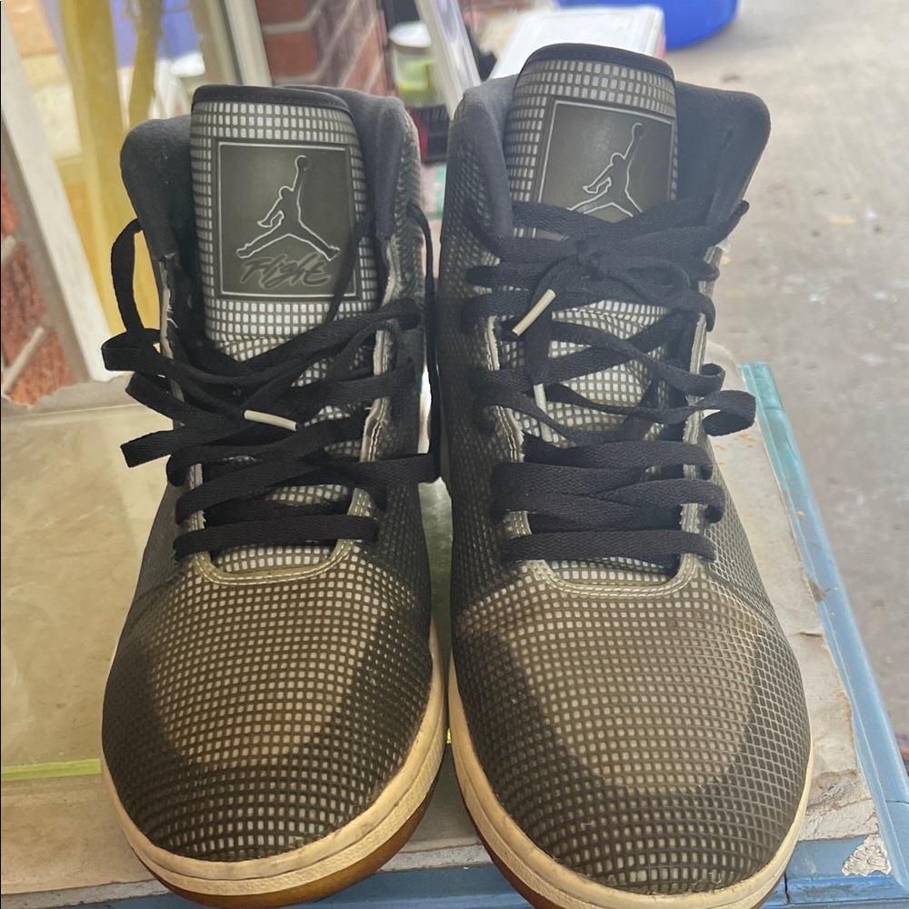 Jordan Men's Black and Gray Sneakers